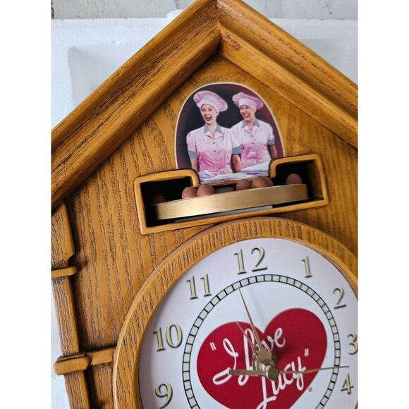 Bradford exchange I Love Lucy cuckoo clock Lucille Ball - Picture 4 of 14